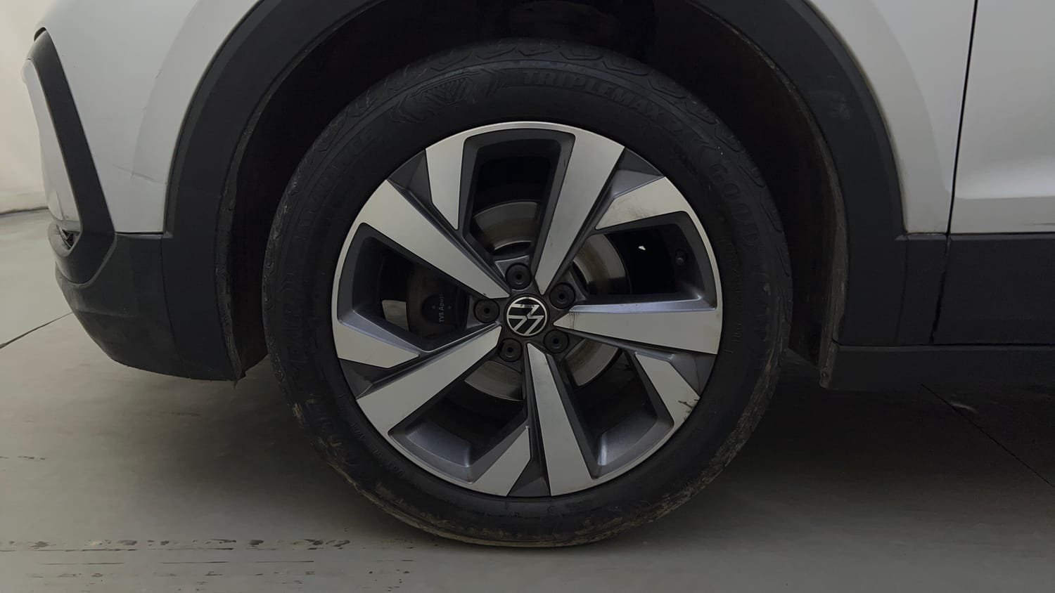 Used 2023 Volkswagen Taigun Topline 1.0 TSI AT Petrol Automatic tyres LEFT FRONT TYRE RIM VIEW