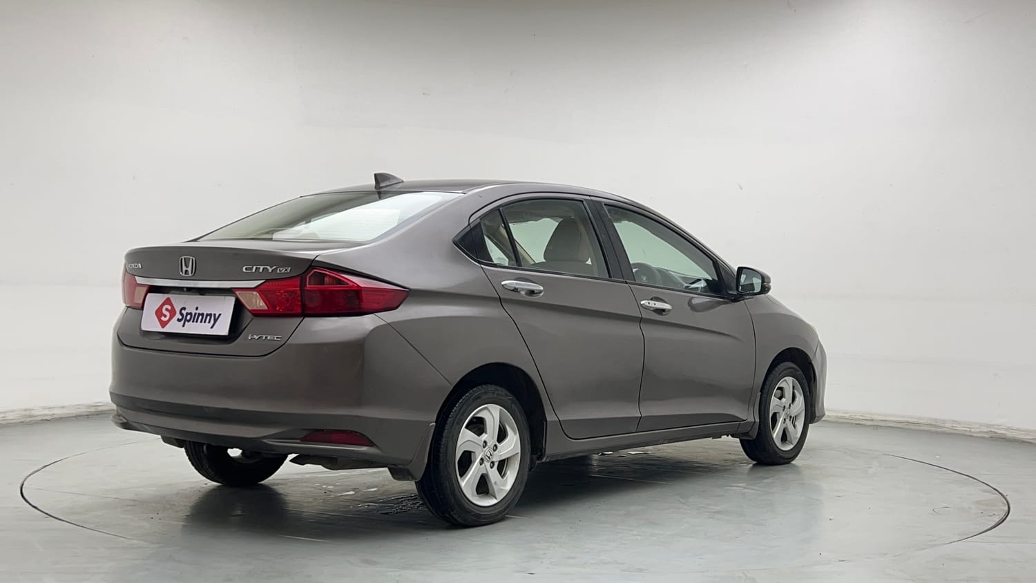 Used 2015 Honda City VX CVT Petrol Automatic exterior RIGHT REAR CORNER VIEW