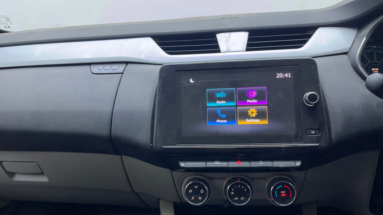 Used 2023 Renault Triber RXZ EASY-R AMT Petrol Automatic interior MUSIC SYSTEM & AC CONTROL VIEW