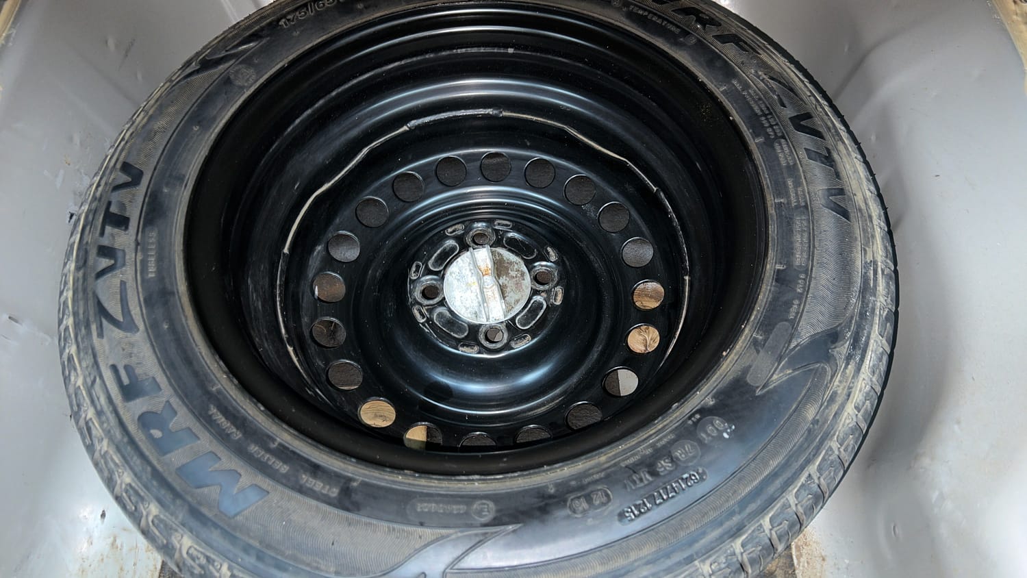 Used 2015 Honda City VX CVT Petrol Automatic tyres SPARE TYRE VIEW