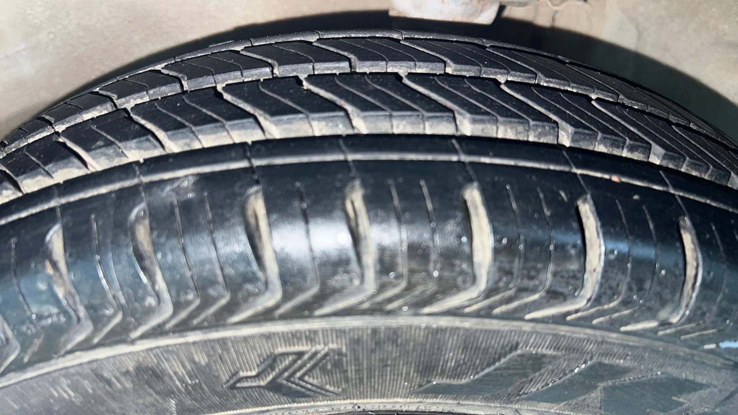 Used 2018 Maruti Suzuki Alto 800 VXi Petrol Manual tyres LEFT FRONT TYRE TREAD VIEW