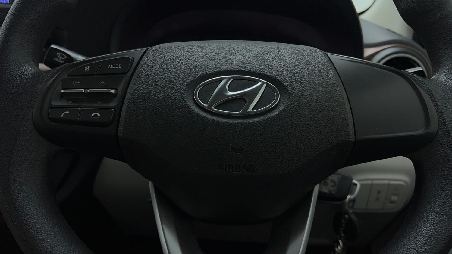 Used 2021 Hyundai Aura S 1.2 CNG Cng Manual top_features Steering mounted controls