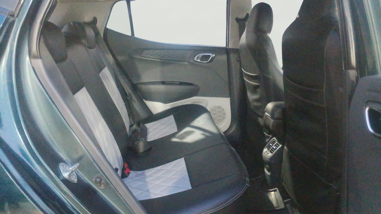 Used 2021 Hyundai Grand i10 Nios Sportz 1.2 Kappa VTVT Petrol Manual interior RIGHT SIDE REAR DOOR CABIN VIEW