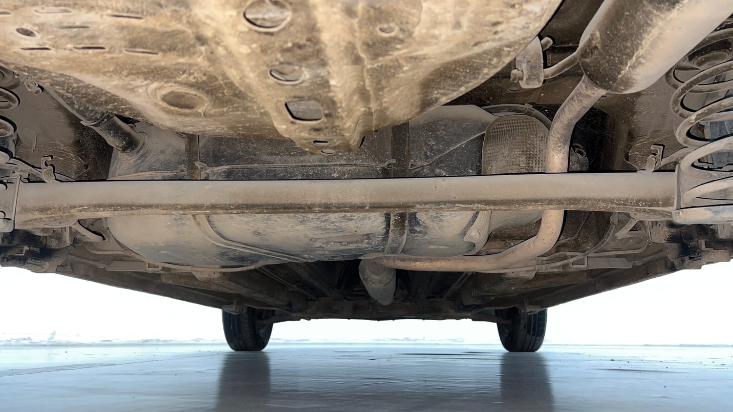 Used 2015 Maruti Suzuki Swift VXi Petrol Manual extra REAR UNDERBODY VIEW (TAKEN FROM REAR)