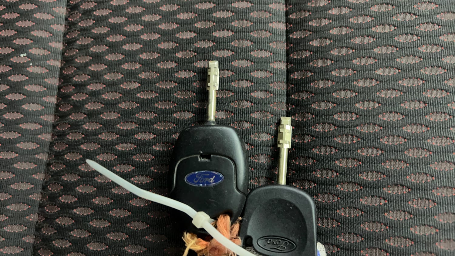 Used 2012 Ford Figo Duratec Petrol ZXI 1.2 Petrol Manual extra CAR KEY VIEW