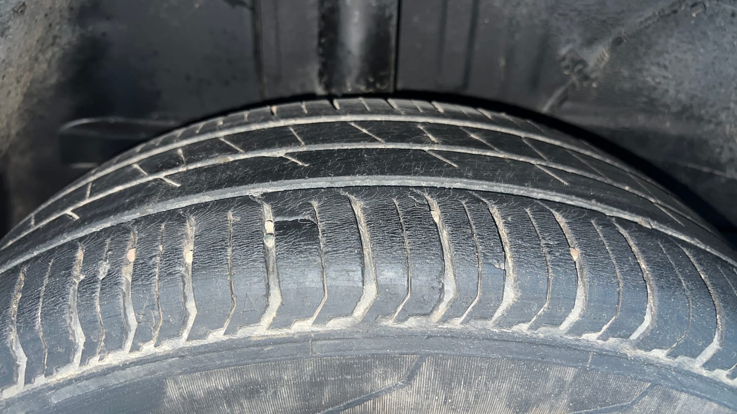 Used 2022 Tata Punch Pure MT Petrol Manual tyres RIGHT REAR TYRE TREAD VIEW