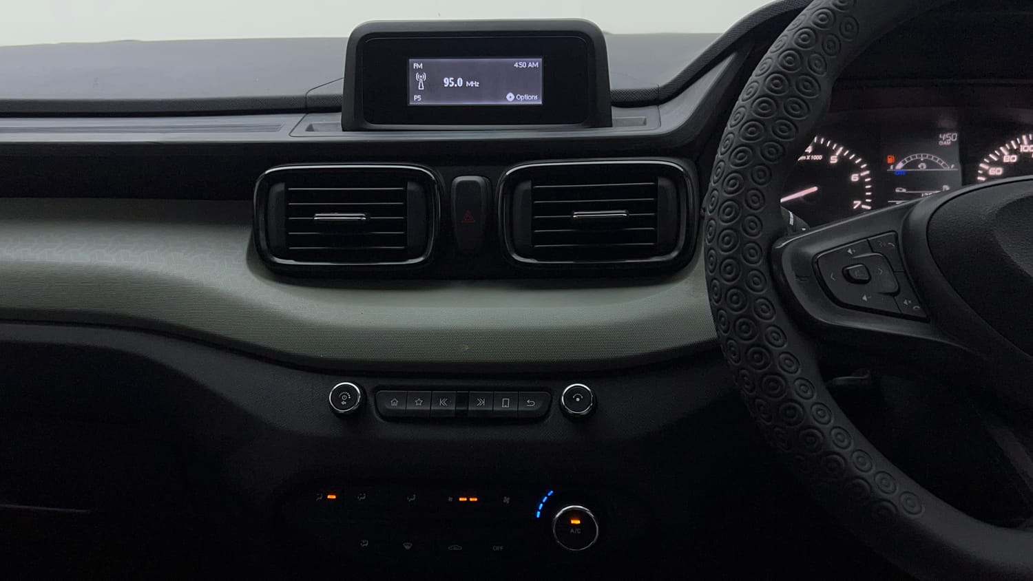 Used 2022 Tata Punch Adventure MT Petrol Manual top_features Integrated (in-dash) music system