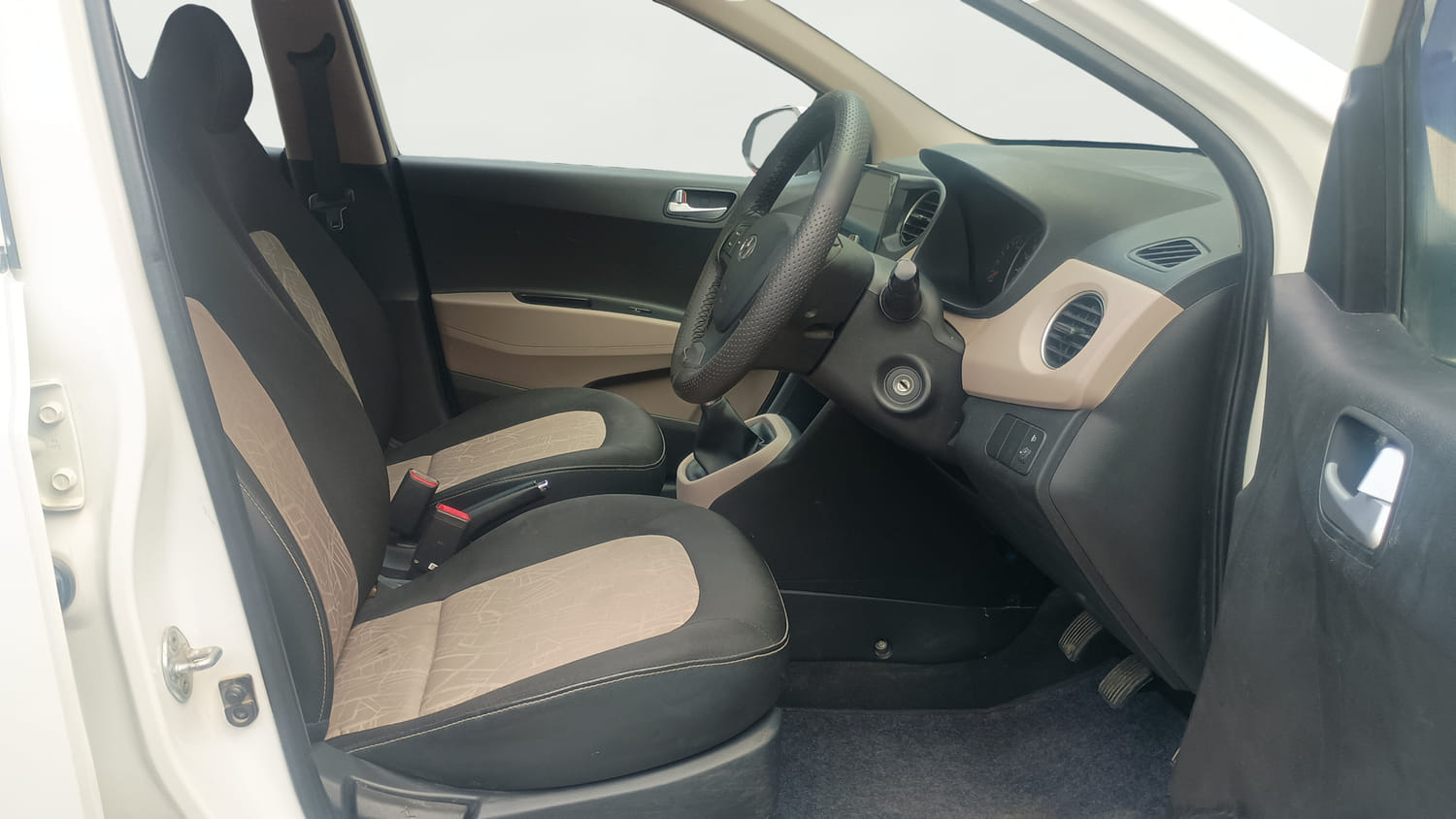 Used 2016 Hyundai Grand i10 Sportz 1.2 Kappa VTVT Petrol Manual interior RIGHT SIDE FRONT DOOR CABIN VIEW