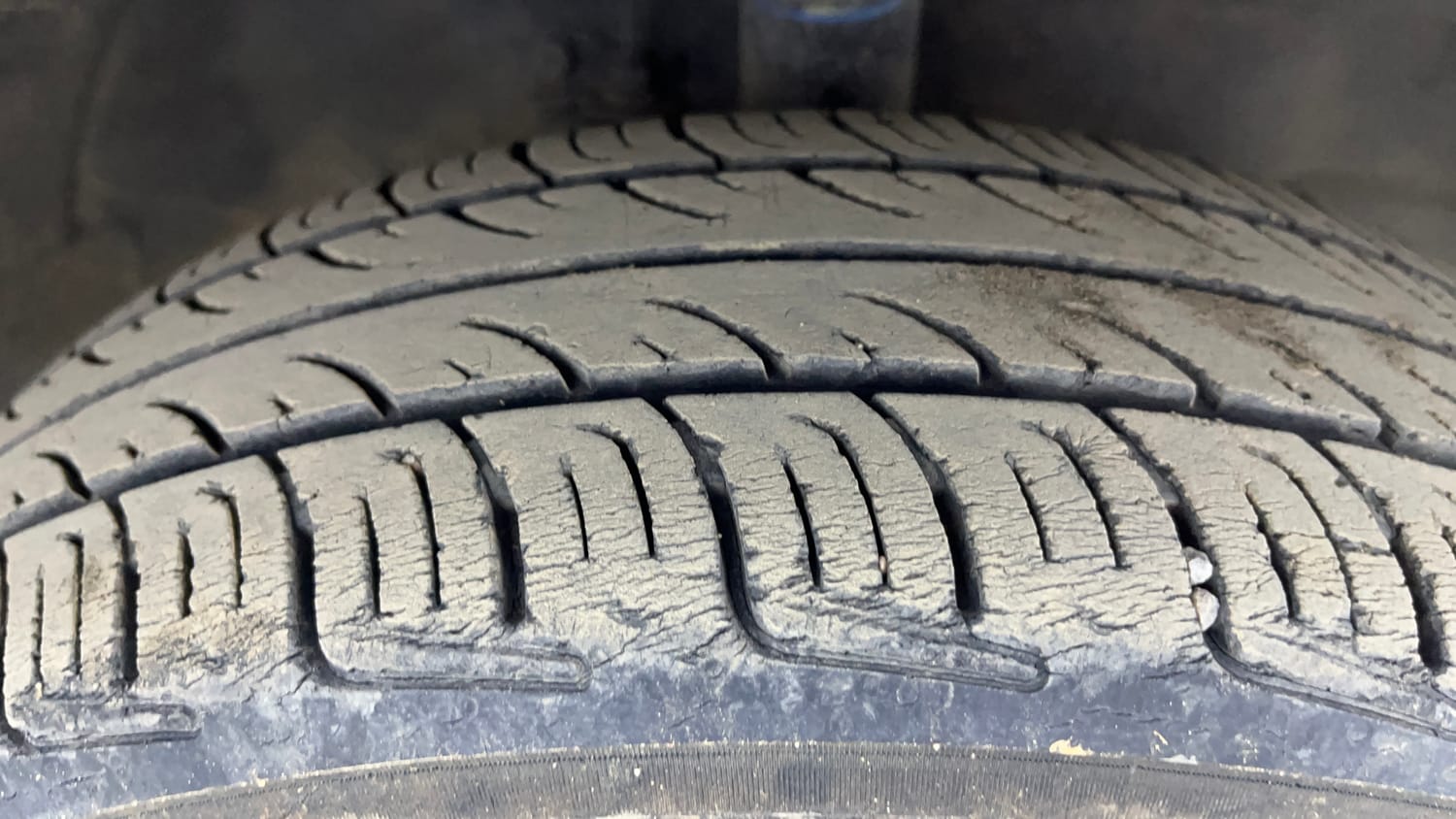 Used 2014 Maruti Suzuki Wagon R VXI Petrol Manual tyres RIGHT FRONT TYRE TREAD VIEW