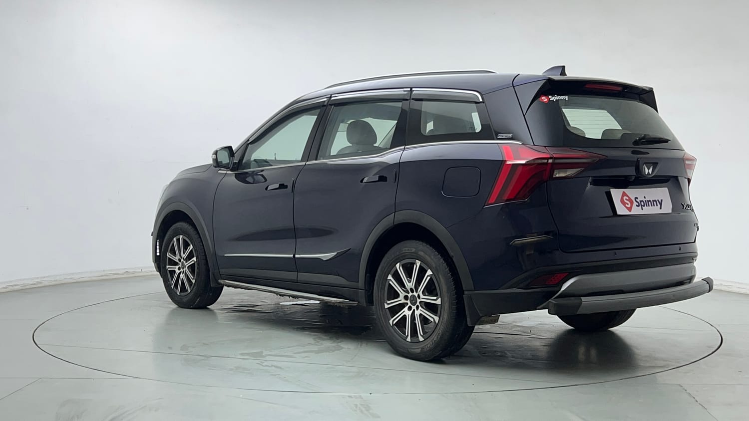 Used 2022 Mahindra XUV700 AX 7 Petrol AT Luxury Pack 7 STR Petrol Automatic exterior LEFT REAR CORNER VIEW