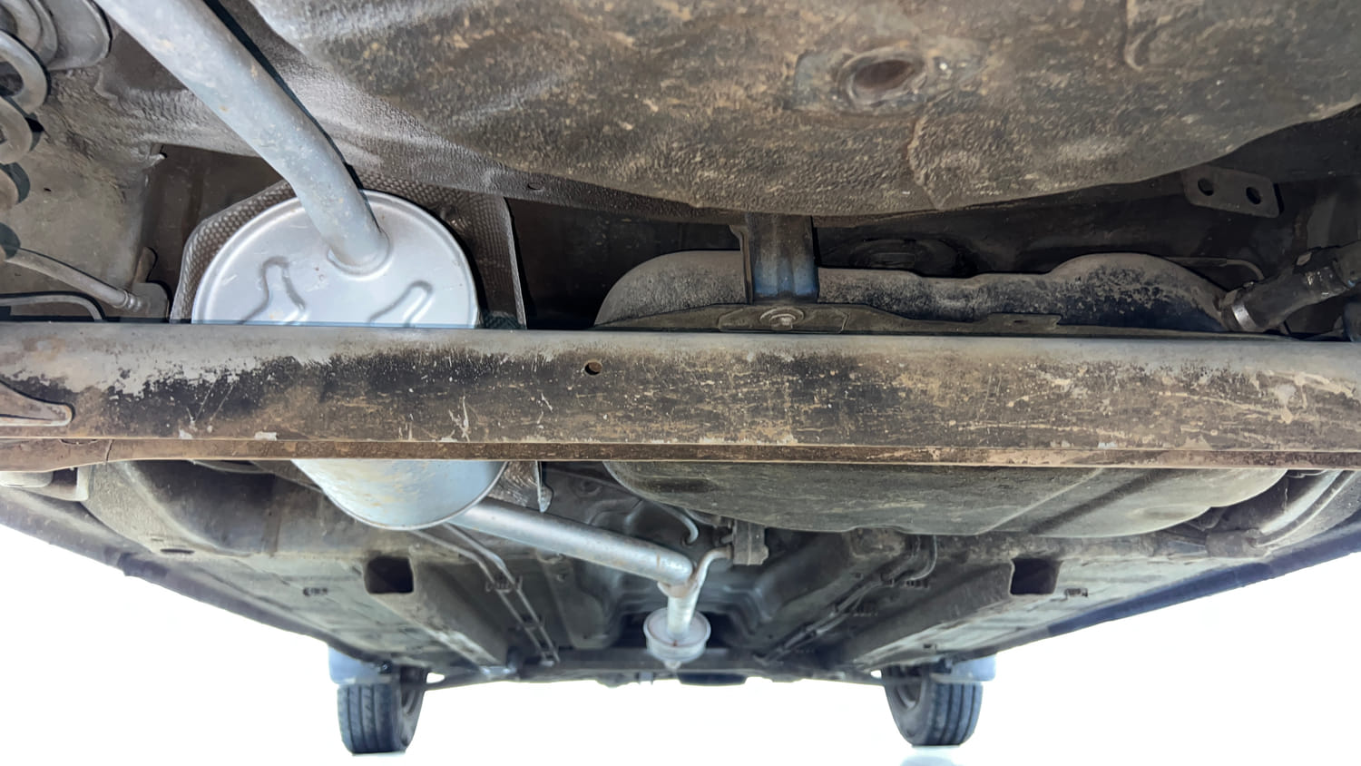 Used 2019 Renault Kwid CLIMBER 1.0 AMT Petrol Automatic extra REAR UNDERBODY VIEW (TAKEN FROM REAR)