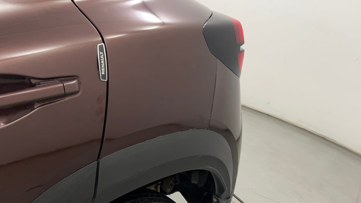 Used 2021 Renault Kiger RXT Turbo CVT Petrol Automatic dents MINOR SCRATCH