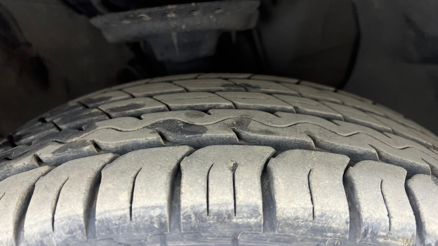 Used 2018 Hyundai Elite i20 Asta 1.2 Petrol Manual tyres RIGHT FRONT TYRE TREAD VIEW
