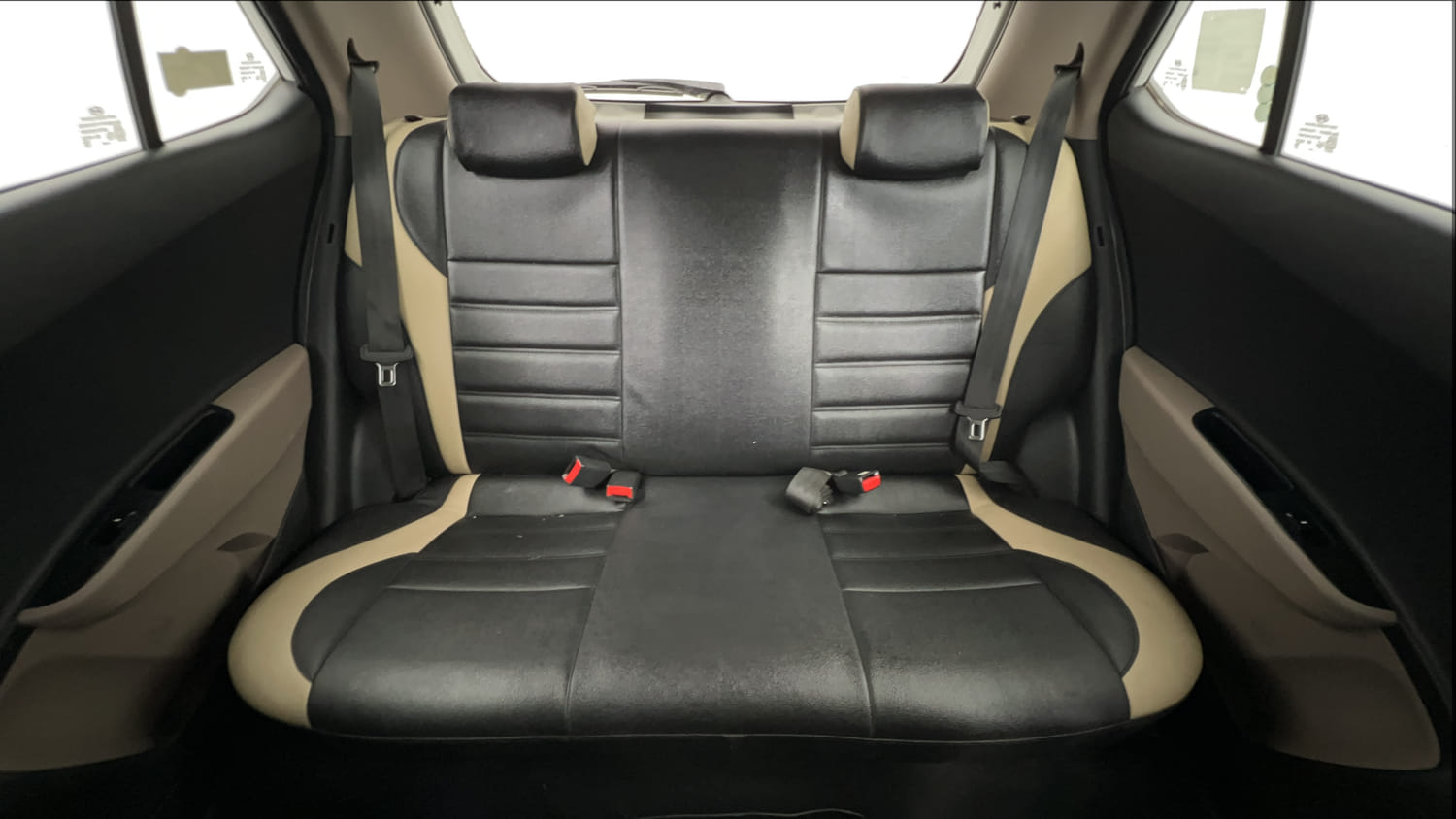 Used 2016 Hyundai Grand i10 Asta AT 1.2 Kappa VTVT (O) Petrol Automatic interior REAR SEAT CONDITION VIEW