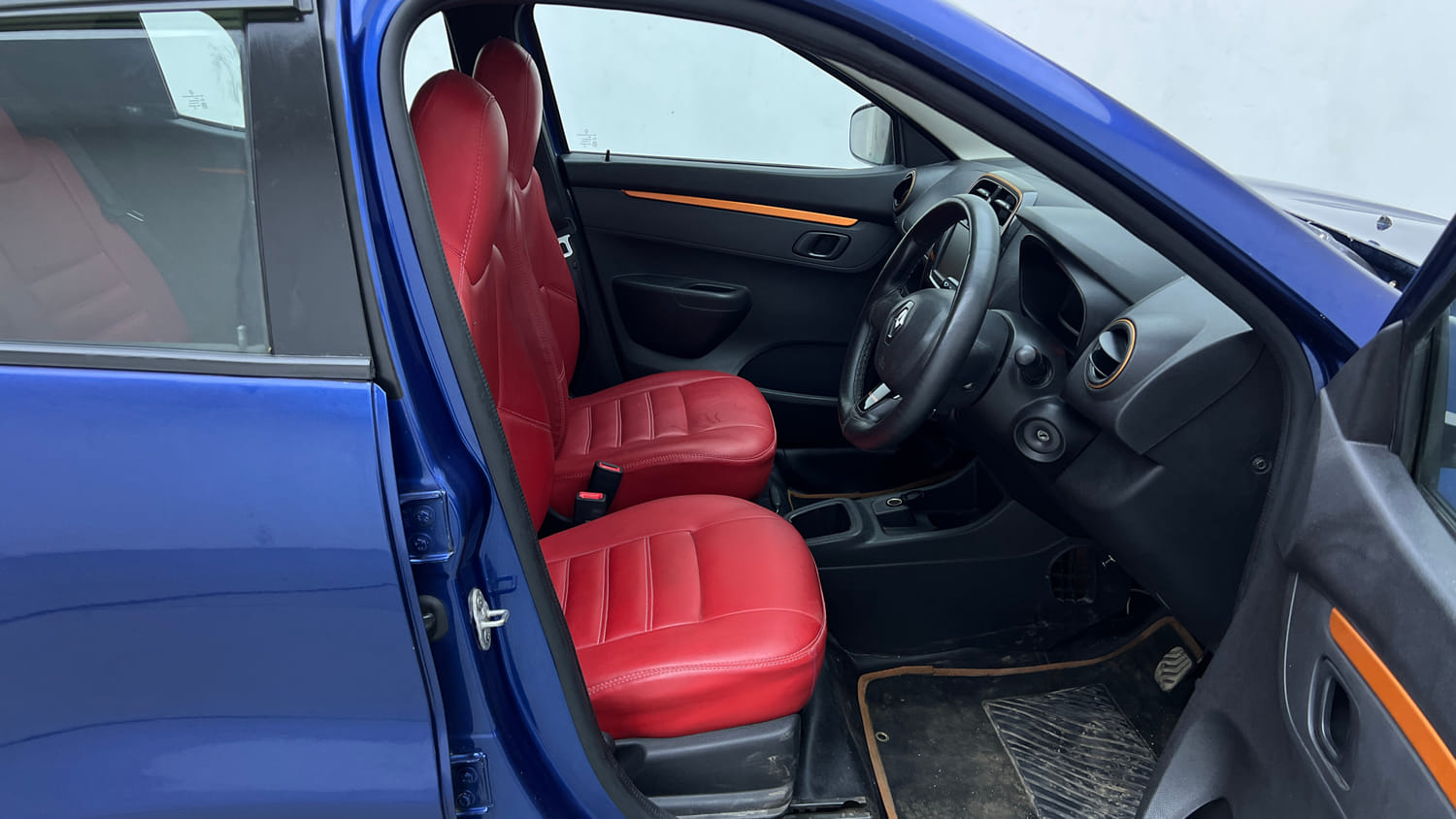 Used 2019 Renault Kwid CLIMBER 1.0 AMT Petrol Automatic interior RIGHT SIDE FRONT DOOR CABIN VIEW