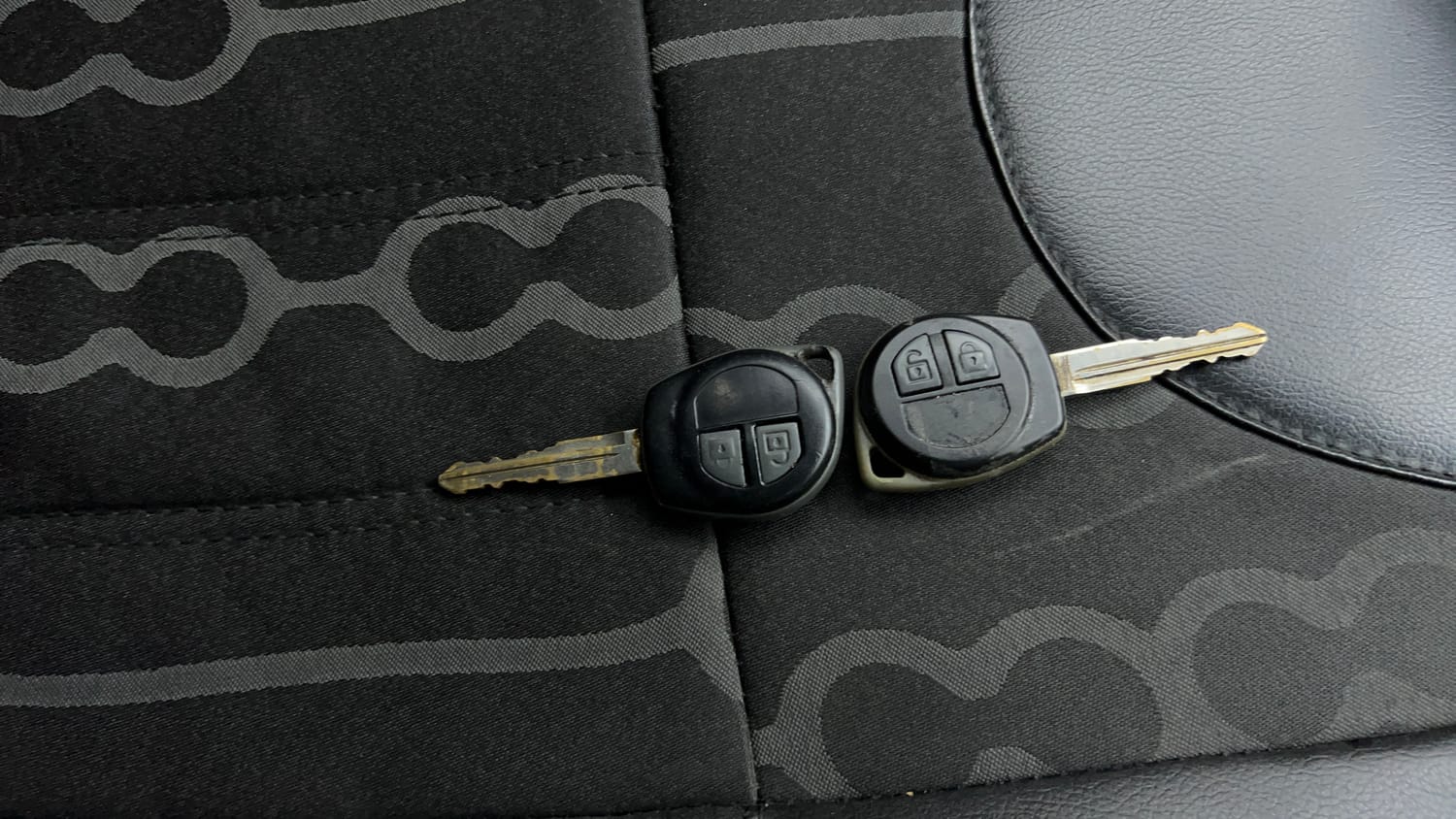 Used 2015 Maruti Suzuki Swift VXi Petrol Manual extra CAR KEY VIEW