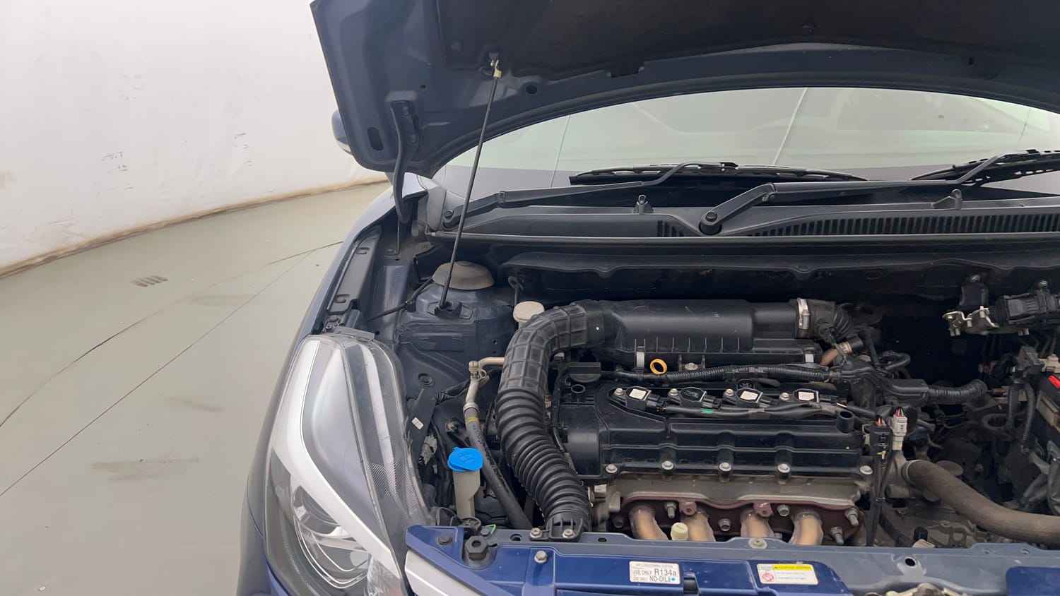 Used 2021 Maruti Suzuki Baleno Alpha Petrol Manual engine ENGINE RIGHT SIDE HINGE & APRON VIEW