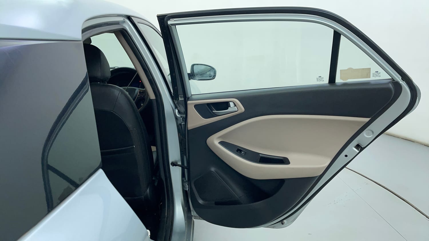 Used 2019 Hyundai Elite i20 Magna Plus 1.2 + CNG (Outside Fitted) Cng Manual interior RIGHT REAR DOOR OPEN VIEW