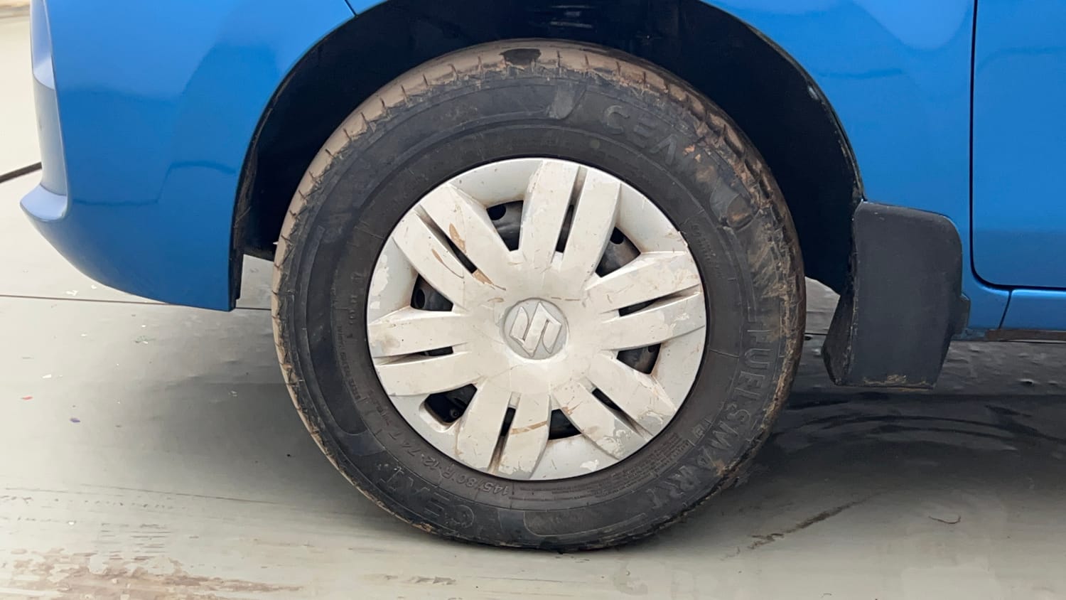 Used 2022 Maruti Suzuki Alto 800 LXi (O) Petrol Manual tyres LEFT FRONT TYRE RIM VIEW