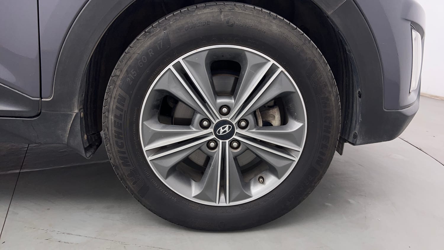 Used 2018 Hyundai Creta SX Plus 1.6 AT Petrol Petrol Automatic tyres RIGHT FRONT TYRE RIM VIEW