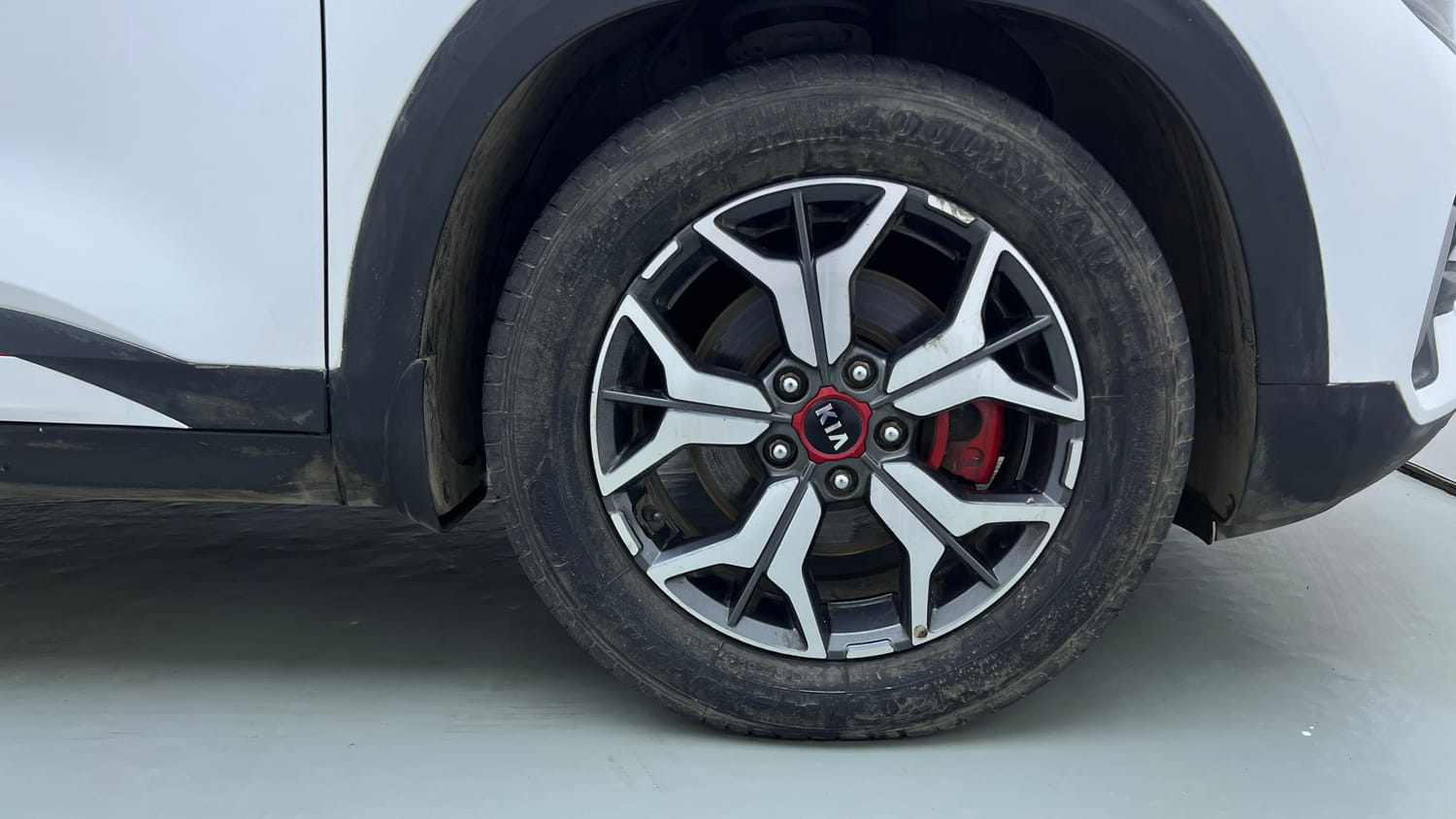 Used 2020 Kia Seltos GTX Plus AT 1.5 Diesel Diesel Automatic tyres RIGHT FRONT TYRE RIM VIEW