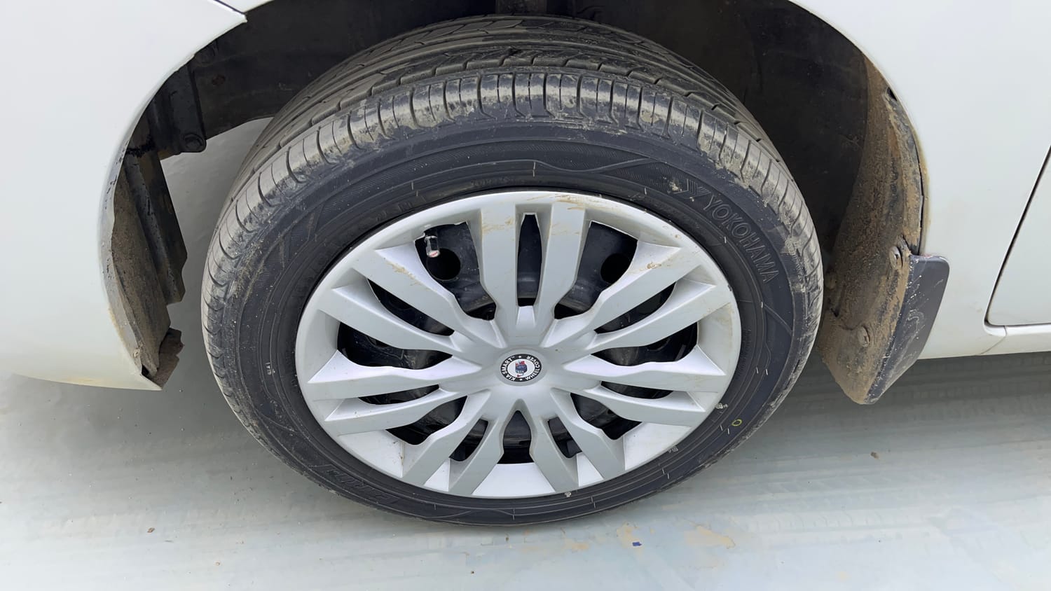 Used 2014 Maruti Suzuki Wagon R VXI Petrol Manual tyres LEFT FRONT TYRE RIM VIEW