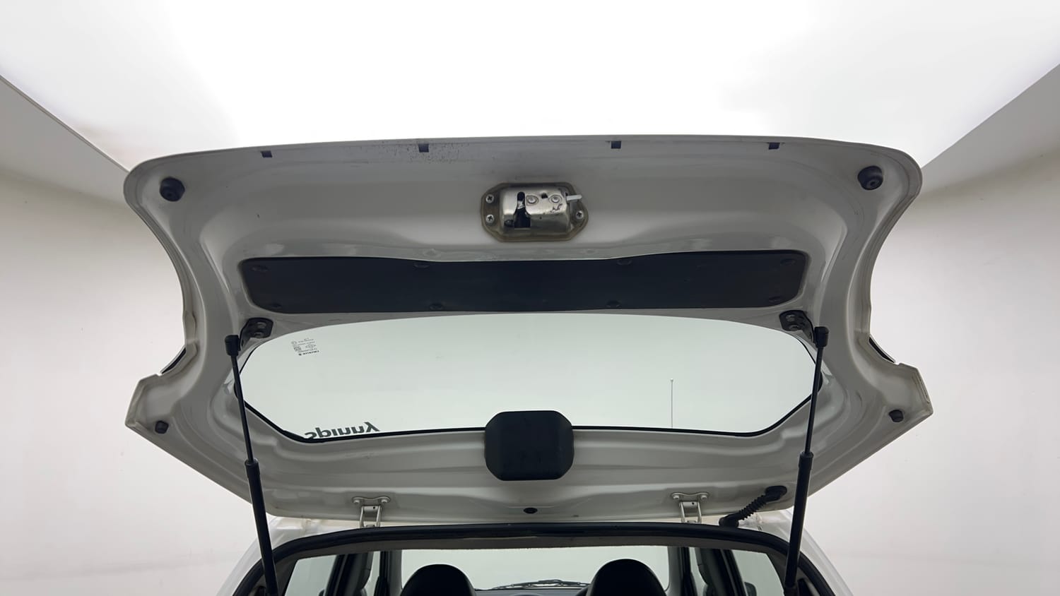 Used 2018 Maruti Suzuki Alto 800 VXi Petrol Manual interior DICKY DOOR OPEN VIEW