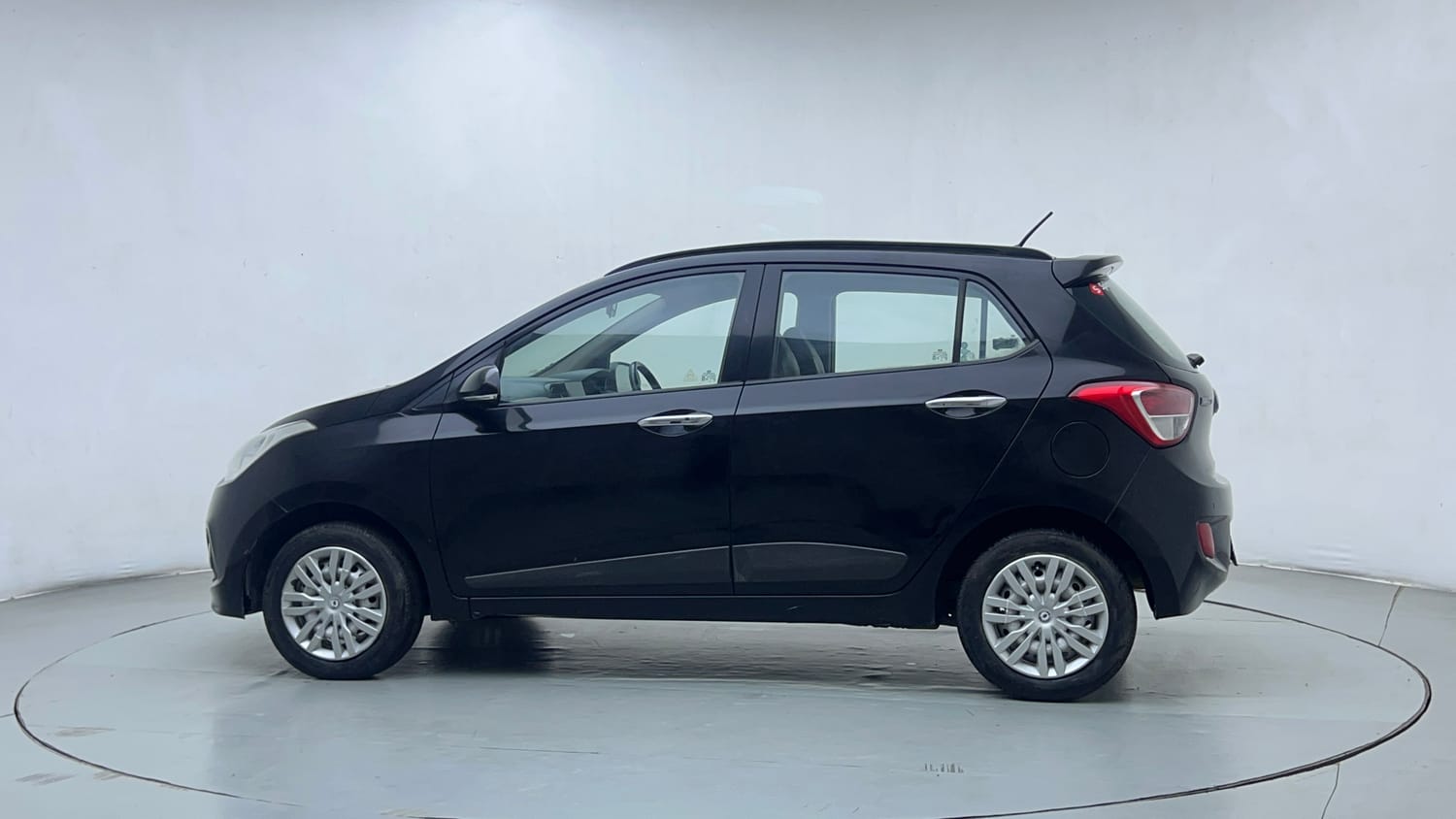 Used 2013 Hyundai Grand i10 Asta 1.2 Kappa VTVT Petrol Manual exterior LEFT SIDE VIEW