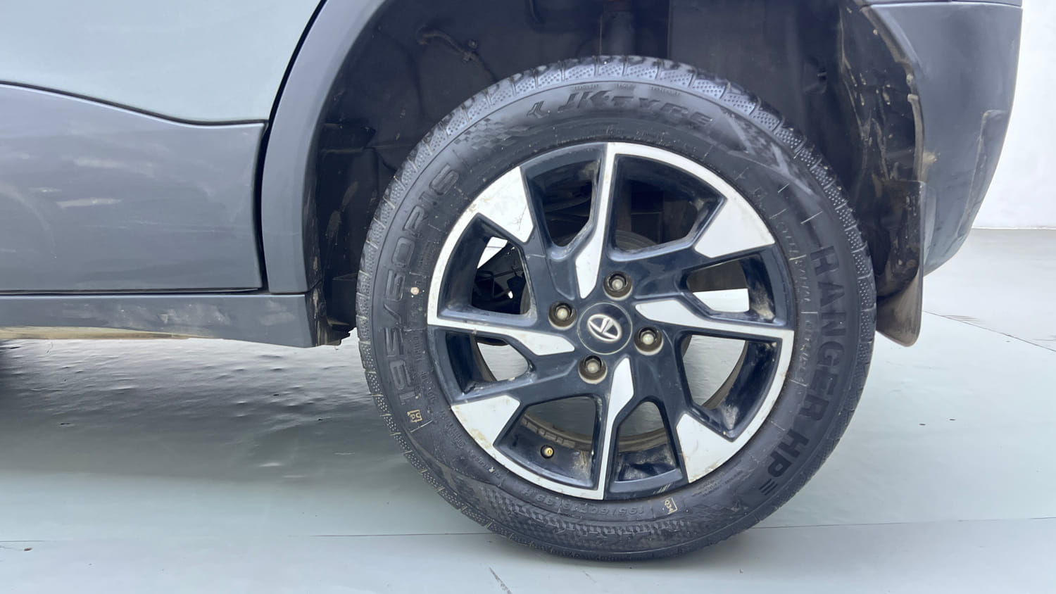 Used 2022 Tata Punch Creative MT Petrol Manual tyres LEFT REAR TYRE RIM VIEW
