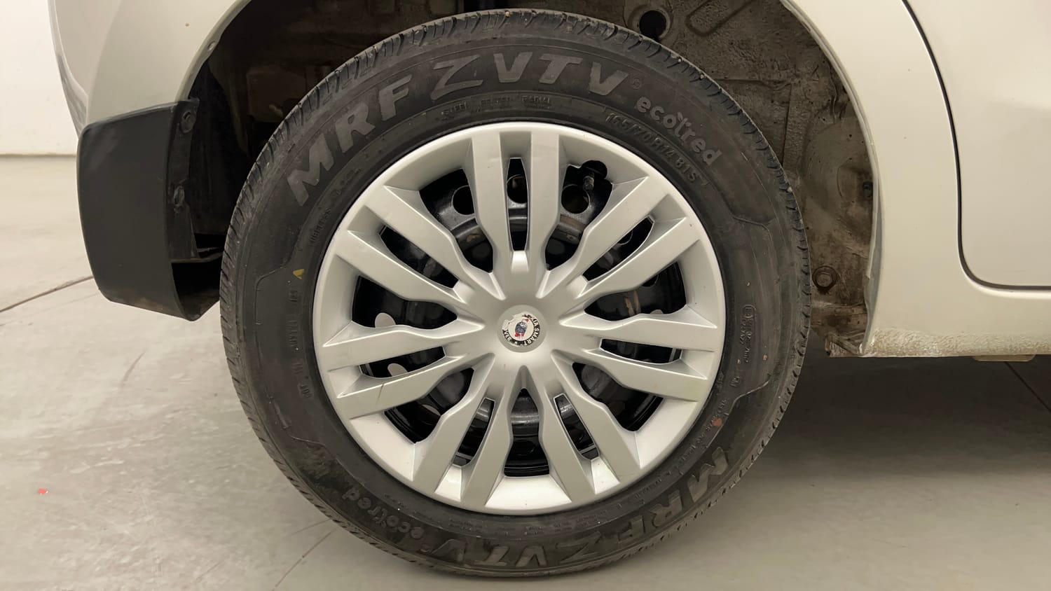 Used 2019 Maruti Suzuki Celerio VXi AMT Petrol Automatic tyres RIGHT REAR TYRE RIM VIEW