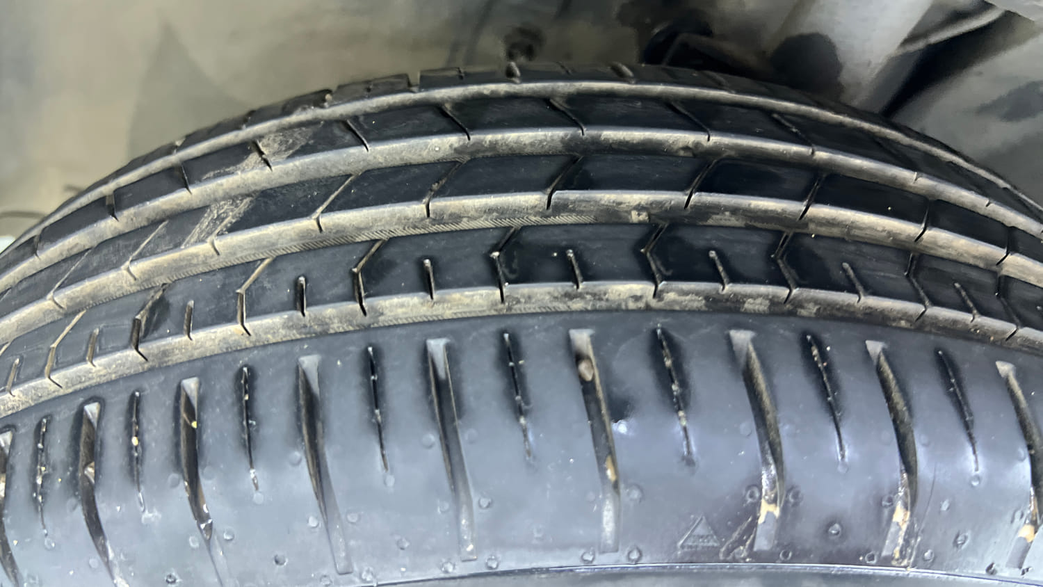 Used 2022 Tata Punch Creative MT Petrol Manual tyres LEFT FRONT TYRE TREAD VIEW