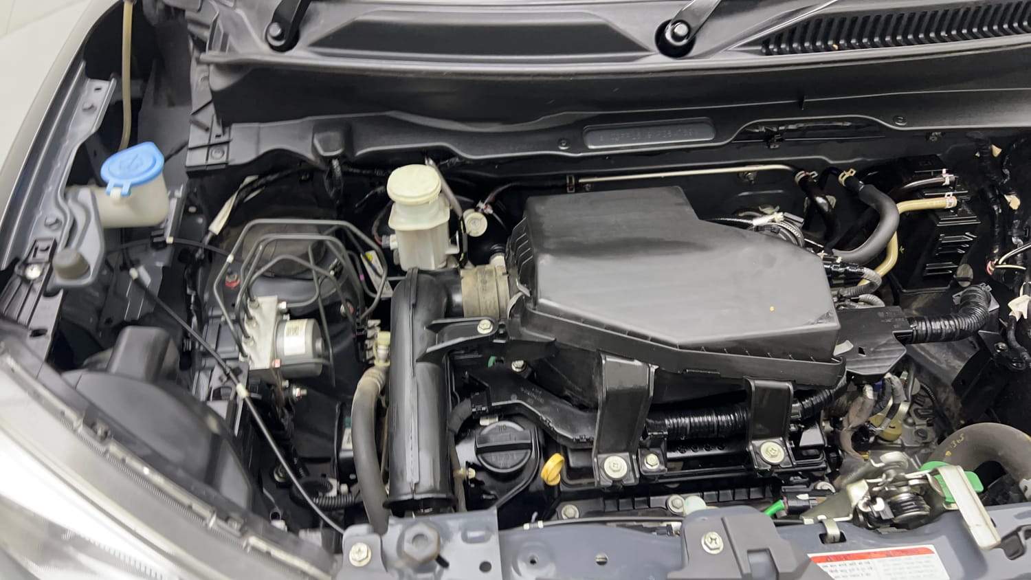 Used 2022 Maruti Suzuki S-Presso Vxi Plus Petrol Manual engine ENGINE RIGHT SIDE VIEW