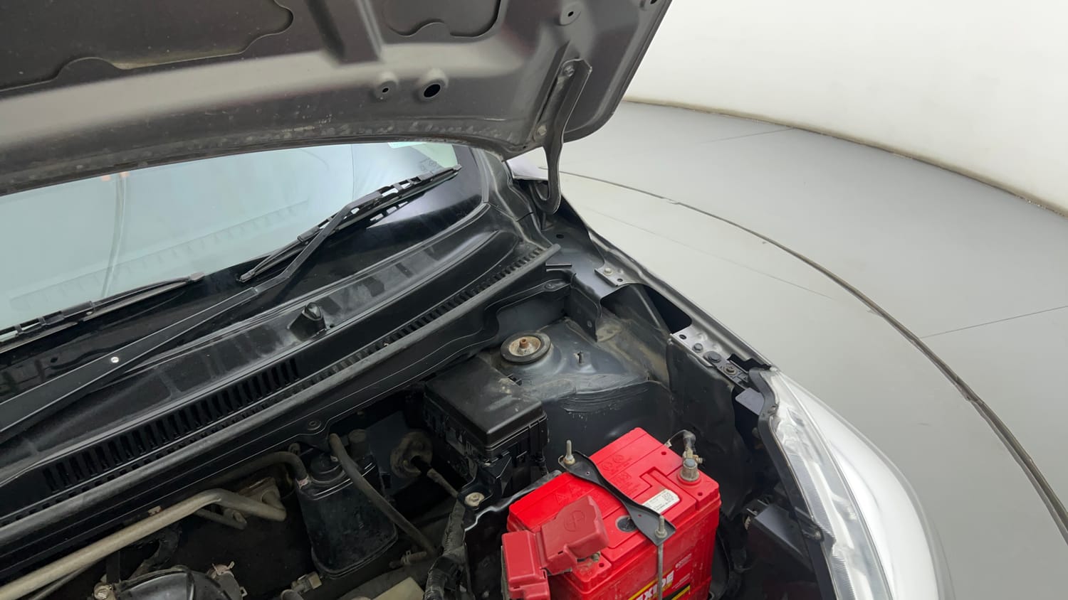 Used 2018 Maruti Suzuki Celerio X Zxi AMT Petrol Automatic engine ENGINE LEFT SIDE HINGE & APRON VIEW