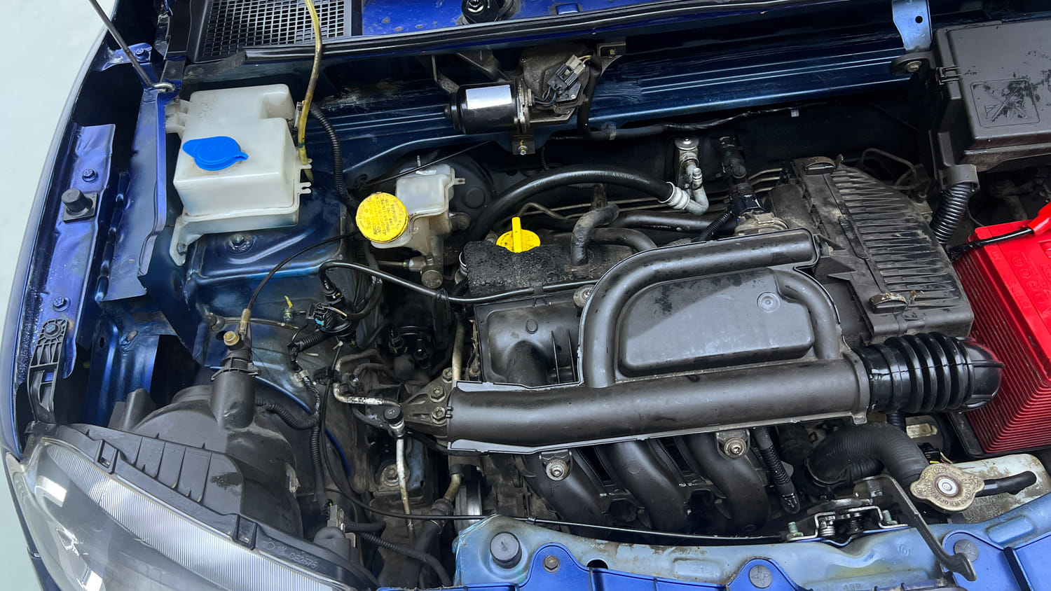 Used 2019 Renault Kwid CLIMBER 1.0 AMT Petrol Automatic engine ENGINE RIGHT SIDE VIEW