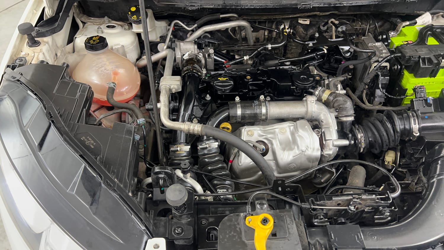 Used 2020 Ford EcoSport Titanium 1.5L TDCi Diesel Manual engine ENGINE RIGHT SIDE VIEW