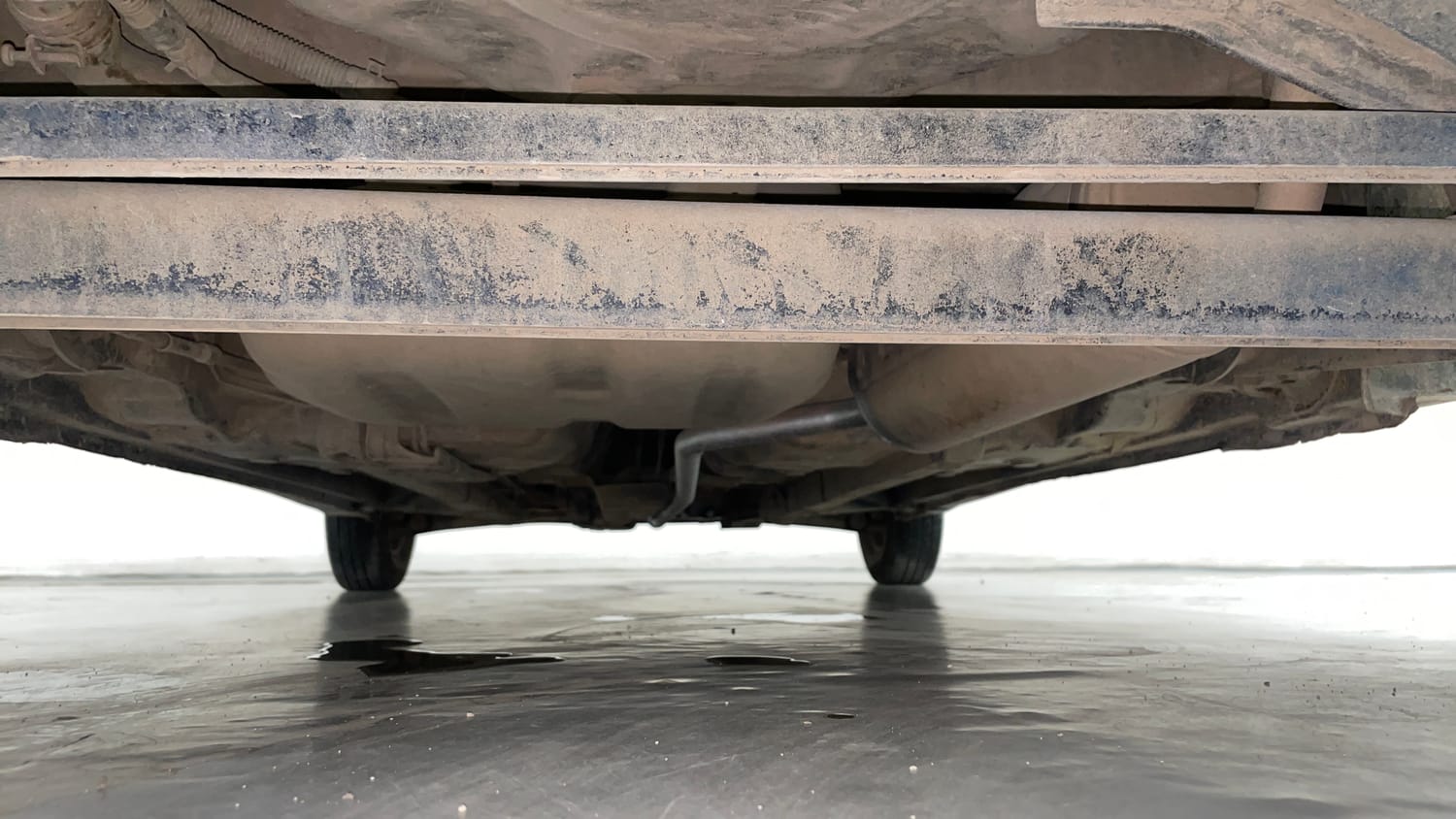 Used 2013 Hyundai Eon Era + Petrol Manual extra REAR UNDERBODY VIEW (TAKEN FROM REAR)