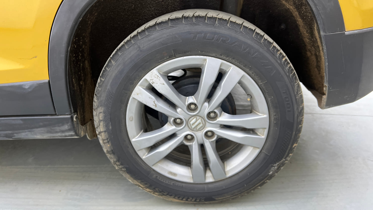 Used 2017 Maruti Suzuki Vitara Brezza [2016-2020] ZDi Plus Diesel Manual tyres LEFT REAR TYRE RIM VIEW