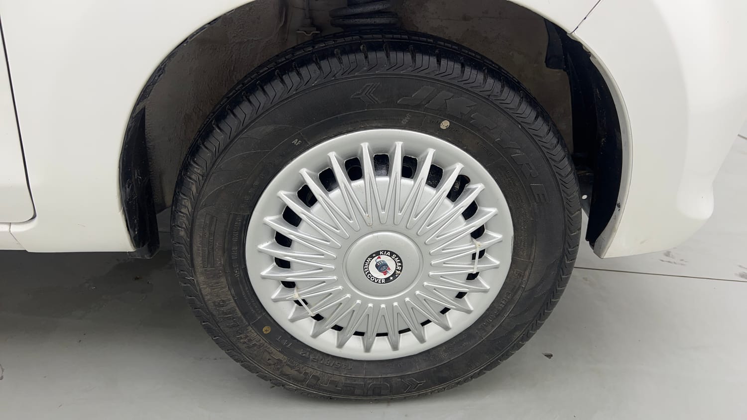 Used 2018 Maruti Suzuki Alto 800 VXi Petrol Manual tyres RIGHT FRONT TYRE RIM VIEW