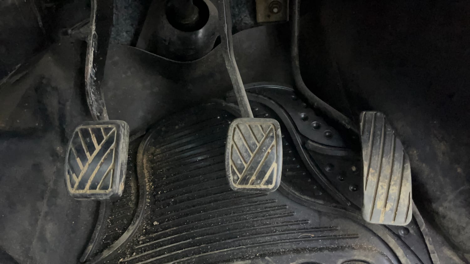 Used 2014 Maruti Suzuki Wagon R VXI Petrol Manual interior PEDALS VIEW