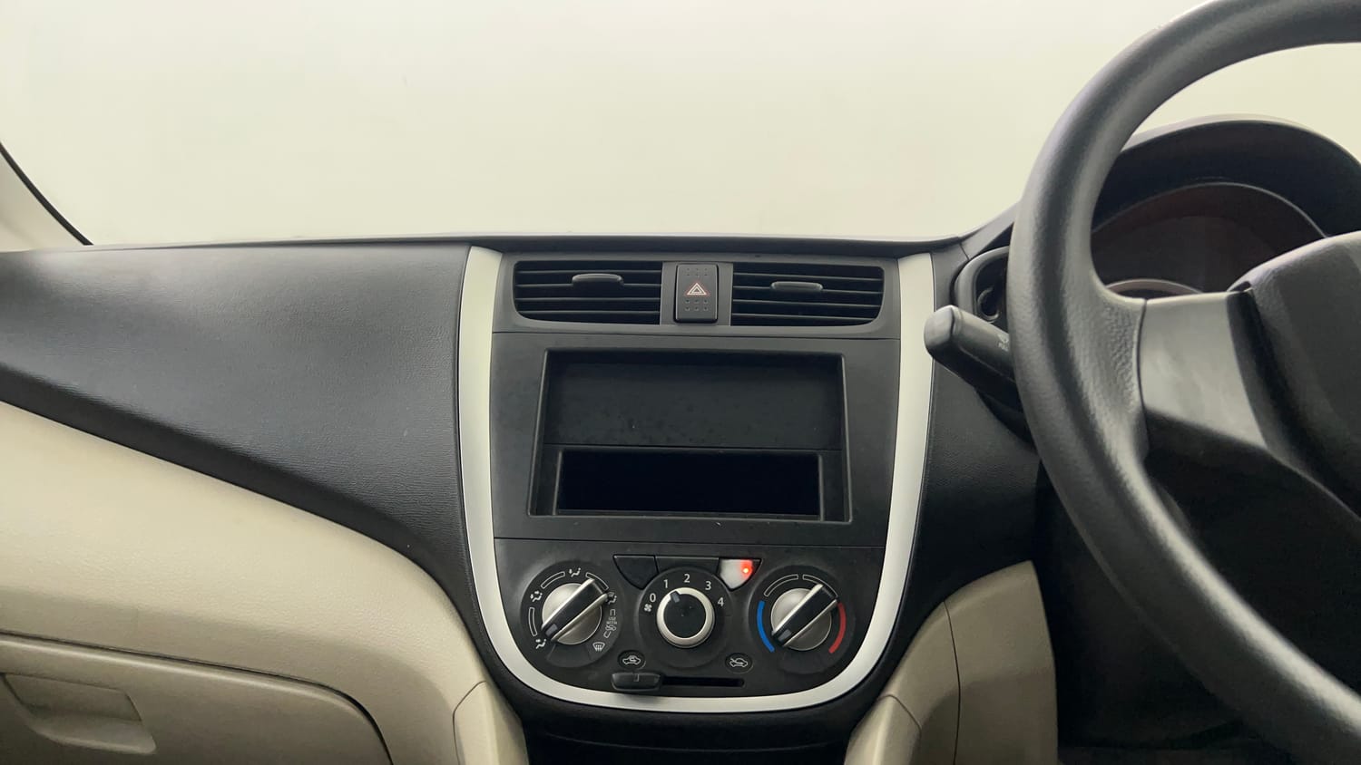 Used 2019 Maruti Suzuki Celerio VXi AMT Petrol Automatic interior MUSIC SYSTEM & AC CONTROL VIEW