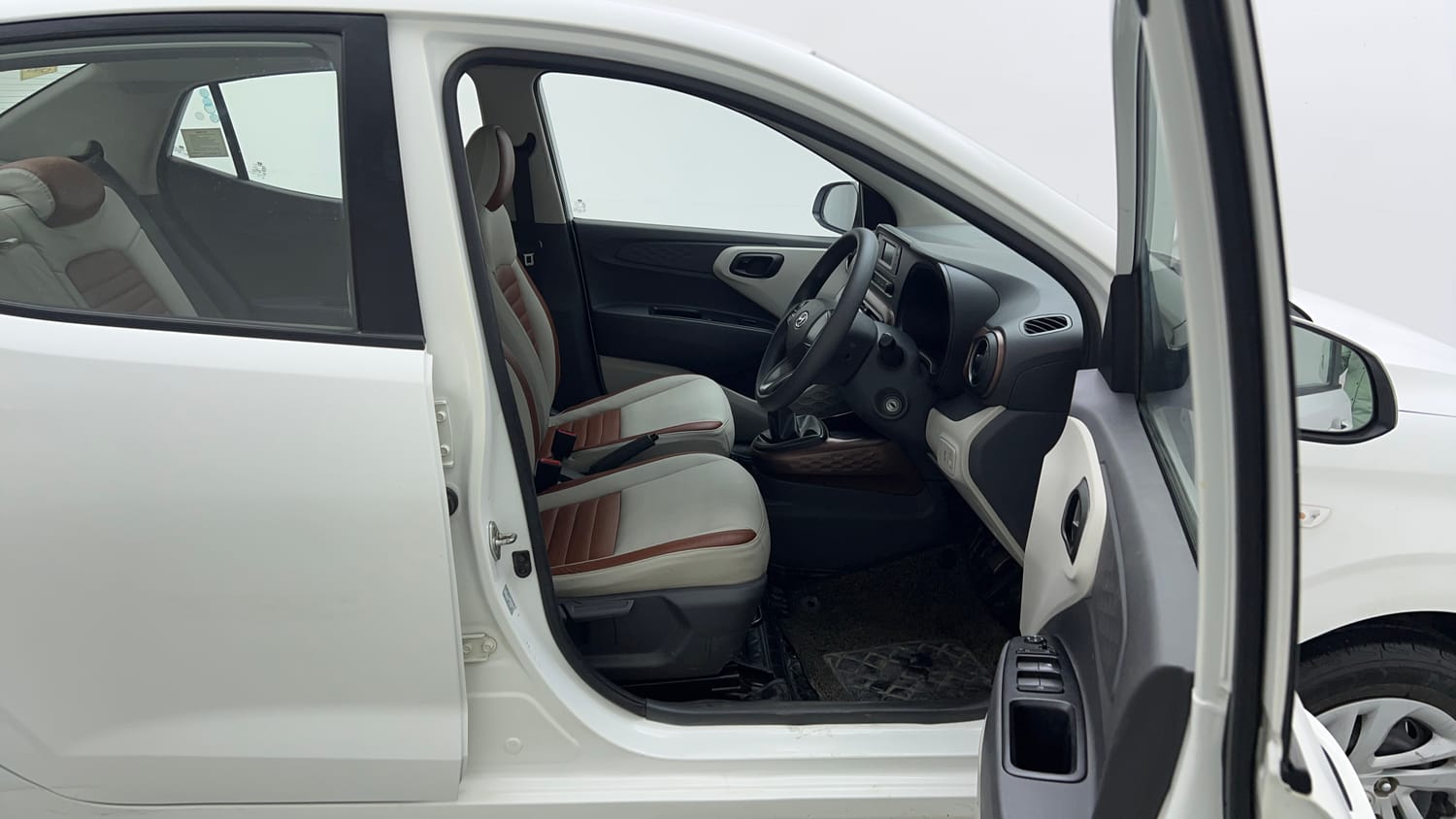Used 2021 Hyundai Aura S 1.2 CNG Cng Manual interior RIGHT SIDE FRONT DOOR CABIN VIEW