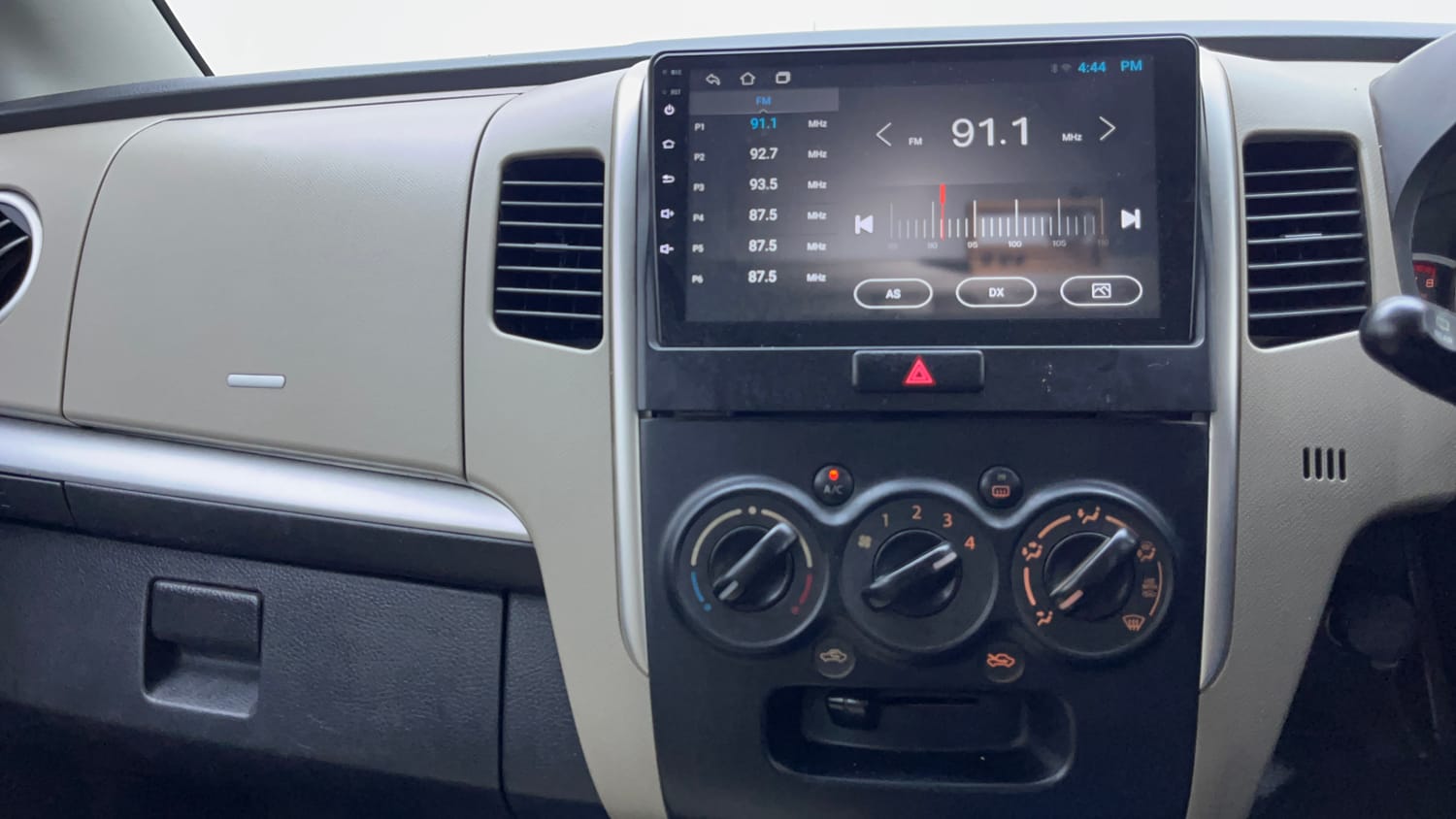 Used 2014 Maruti Suzuki Wagon R VXI Petrol Manual interior MUSIC SYSTEM & AC CONTROL VIEW