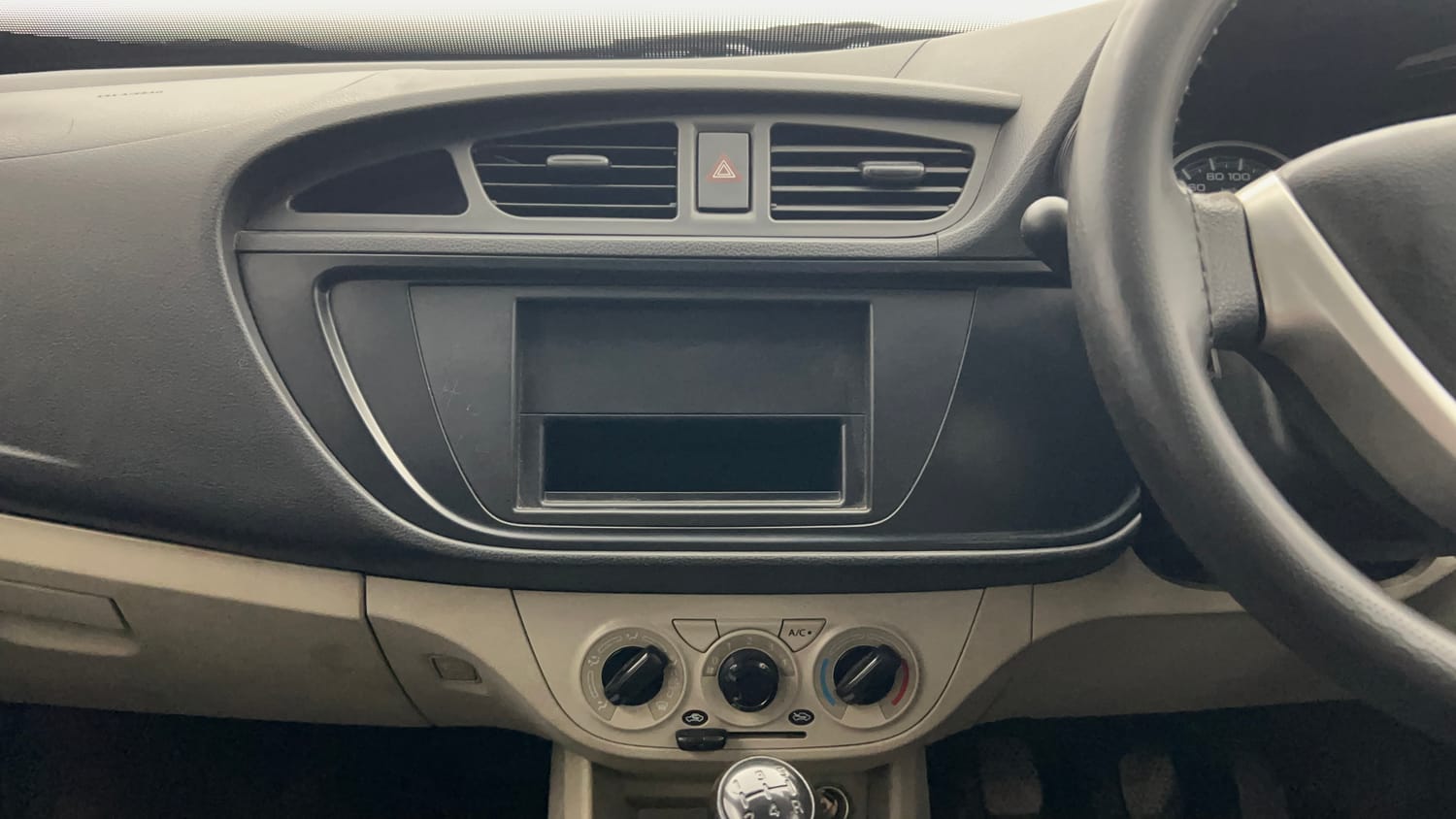 Used 2022 Maruti Suzuki Alto 800 LXi (O) Petrol Manual interior MUSIC SYSTEM & AC CONTROL VIEW
