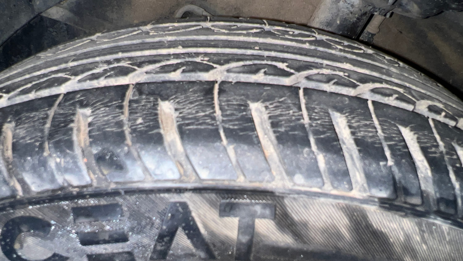 Used 2013 Hyundai Grand i10 Asta 1.2 Kappa VTVT Petrol Manual tyres LEFT FRONT TYRE TREAD VIEW