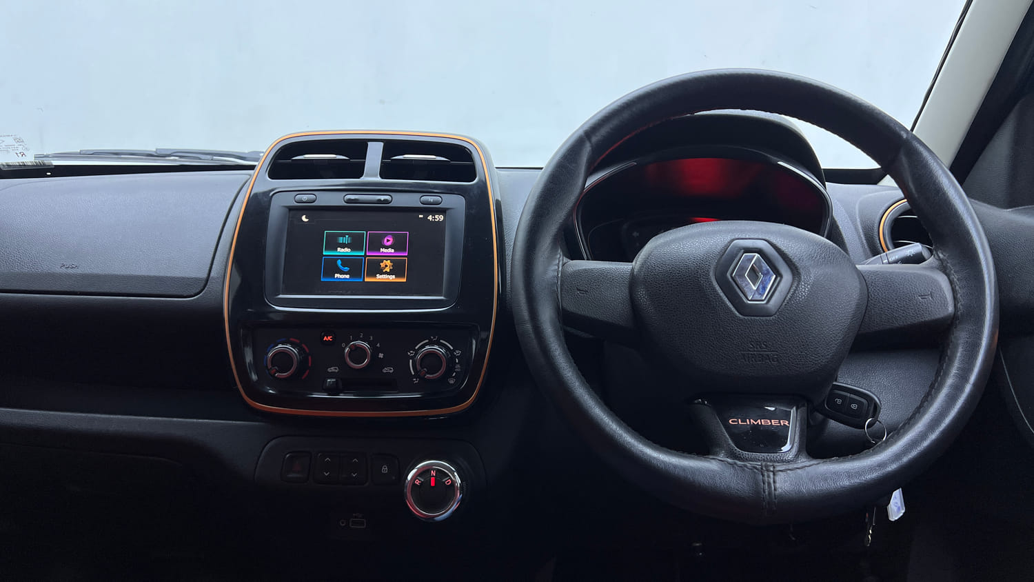 Used 2019 Renault Kwid CLIMBER 1.0 AMT Petrol Automatic interior MUSIC SYSTEM & AC CONTROL VIEW