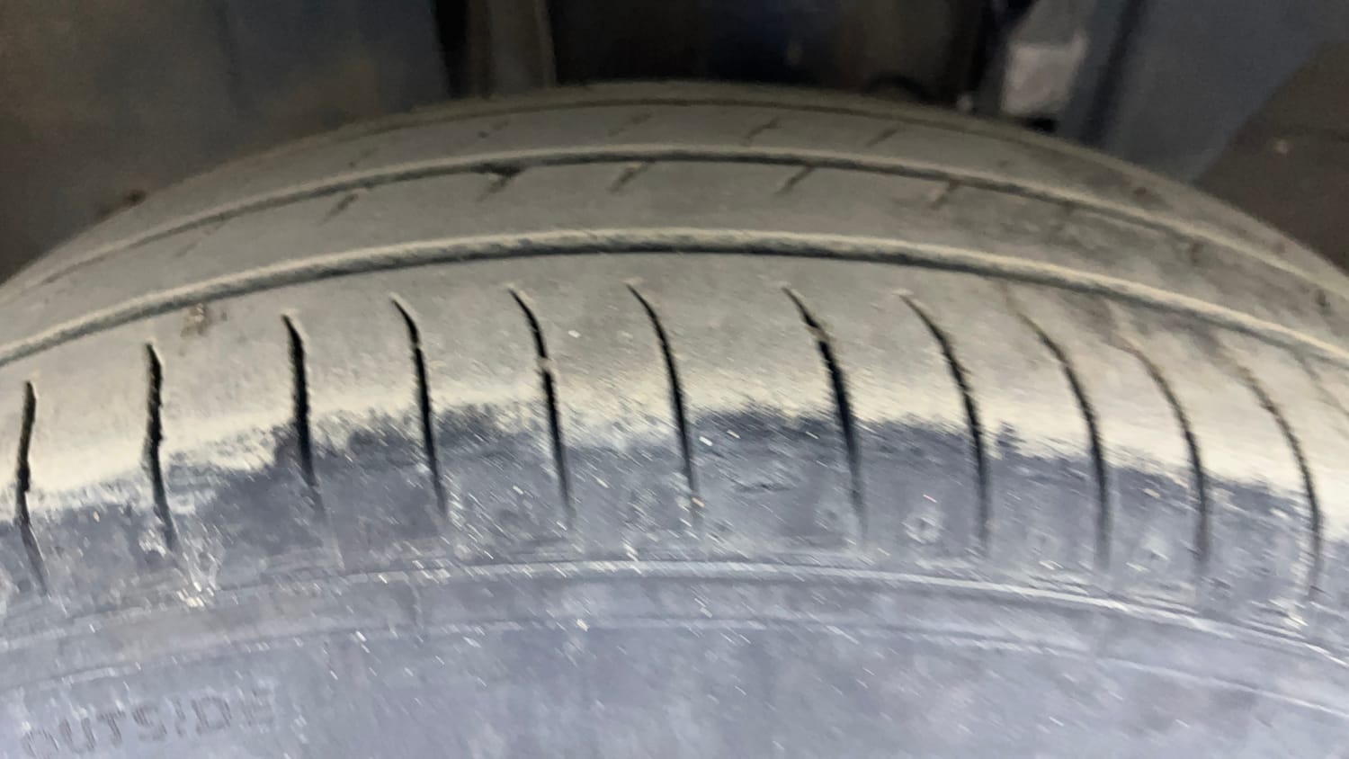 Used 2023 Renault Triber RXZ EASY-R AMT Petrol Automatic tyres LEFT FRONT TYRE TREAD VIEW