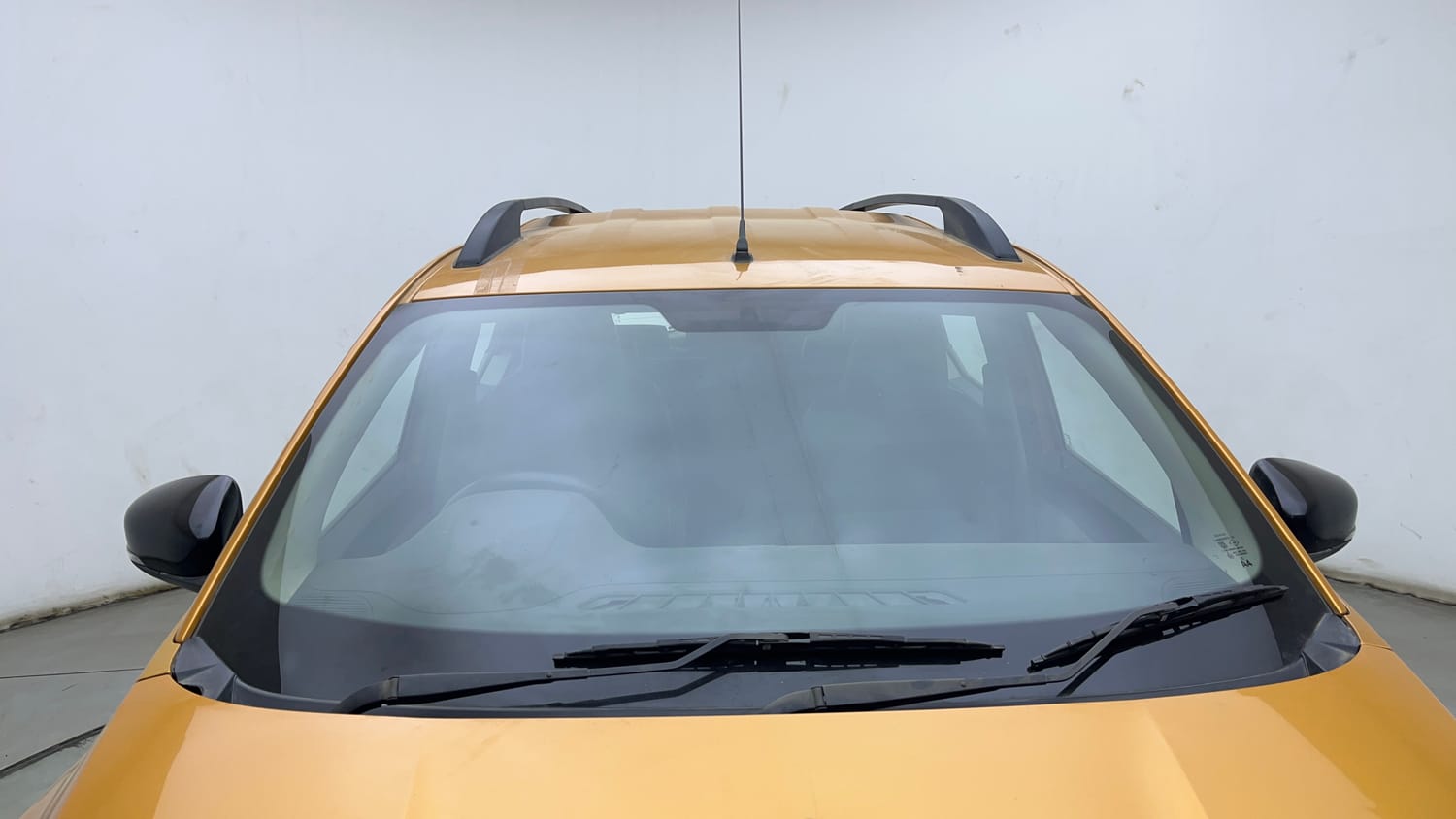 Used 2023 Renault Triber RXZ EASY-R AMT Petrol Automatic exterior FRONT WINDSHIELD VIEW