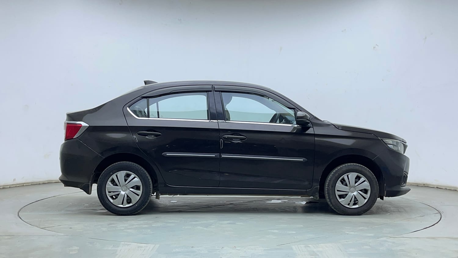 Used 2019 Honda Amaze 1.2 S MT Petrol Petrol Manual exterior RIGHT SIDE VIEW
