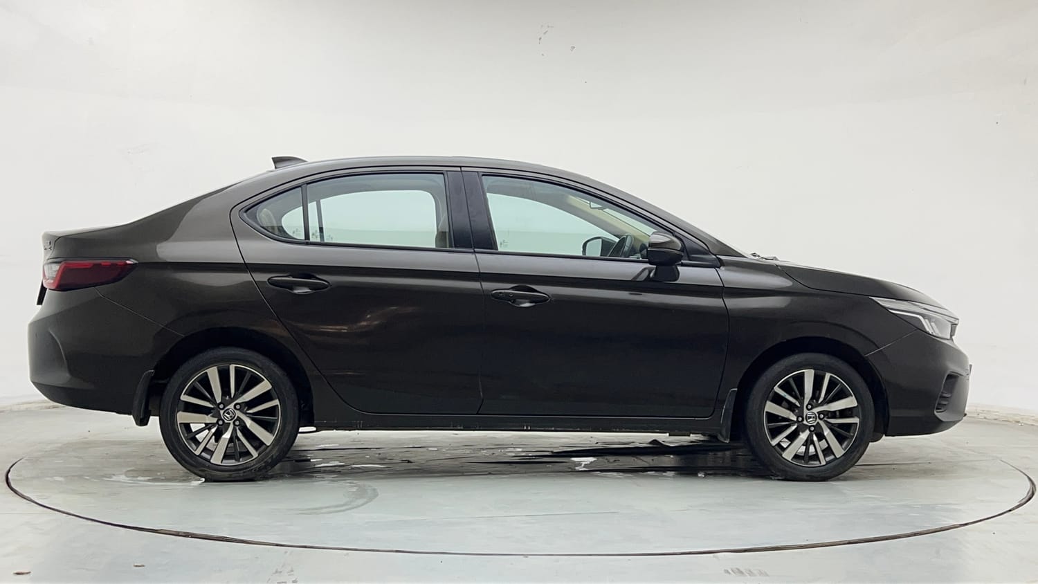 Used 2021 Honda City VX CVT Petrol Petrol Automatic exterior RIGHT SIDE VIEW