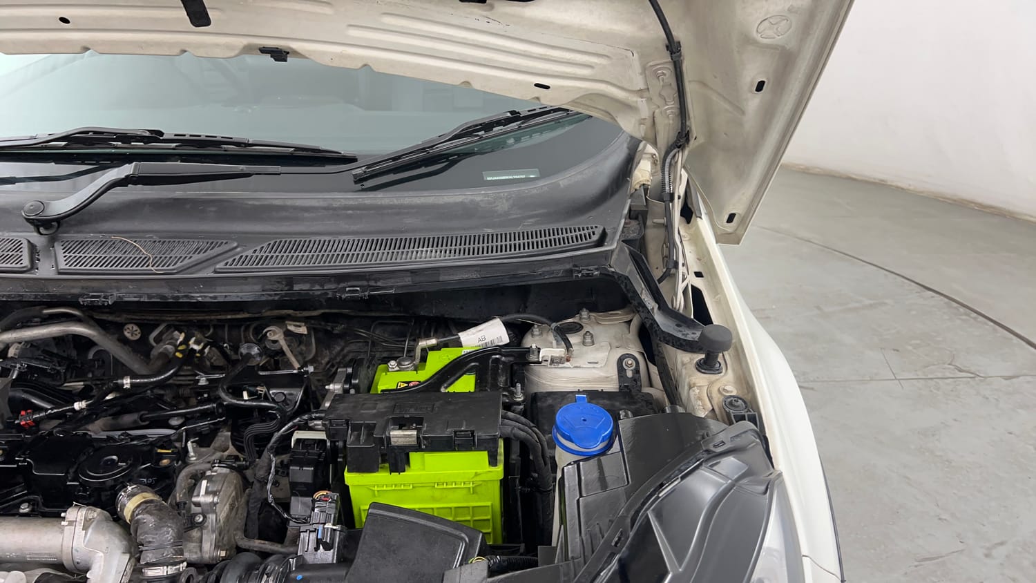 Used 2020 Ford EcoSport Titanium 1.5L TDCi Diesel Manual engine ENGINE LEFT SIDE HINGE & APRON VIEW